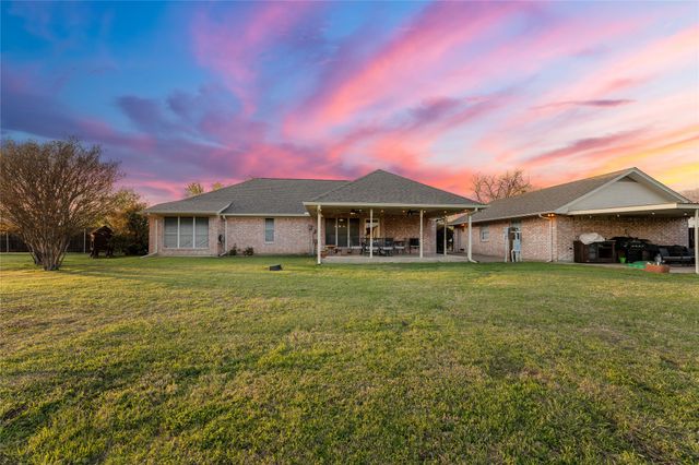 395 Lazy Acres Drive, Woodway, TX 76712