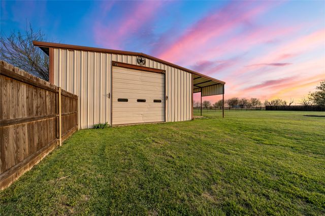 395 Lazy Acres Drive, Woodway, TX 76712