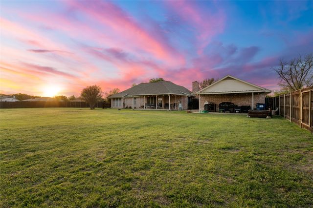 395 Lazy Acres Drive, Woodway, TX 76712
