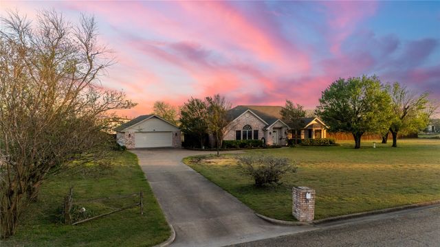 395 Lazy Acres Drive, Woodway, TX 76712