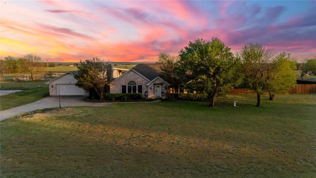 395 Lazy Acres Drive, Woodway, TX 76712