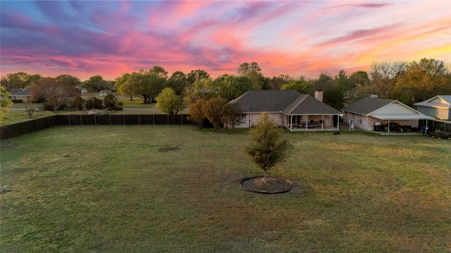 395 Lazy Acres Drive, Woodway, TX 76712