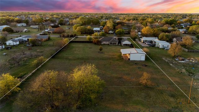395 Lazy Acres Drive, Woodway, TX 76712