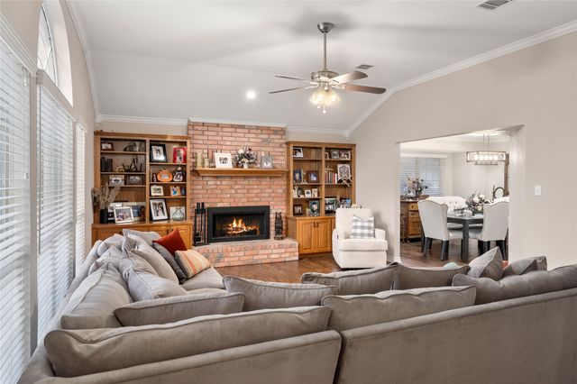 395 Lazy Acres Drive, Woodway, TX 76712