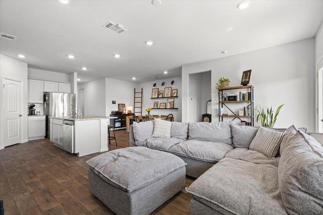 209 Connor LN, Georgetown, TX 78626