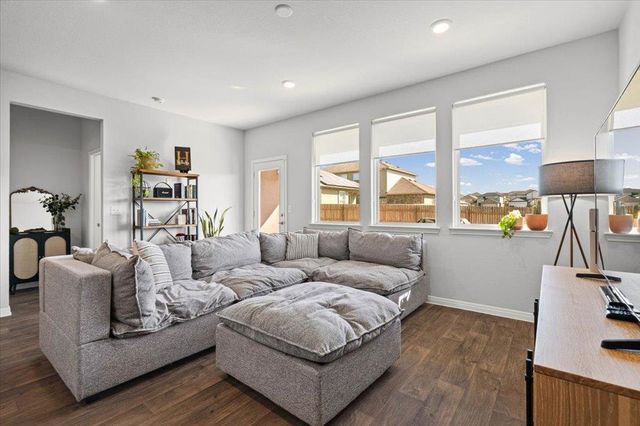 209 Connor LN, Georgetown, TX 78626