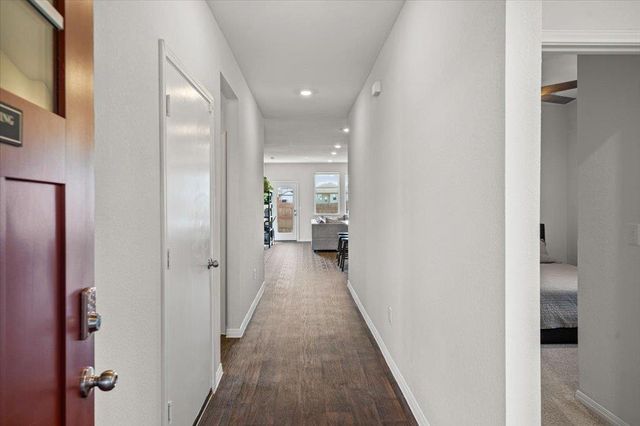 209 Connor LN, Georgetown, TX 78626