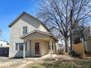 528 N 12th St, Salina, KS 67401