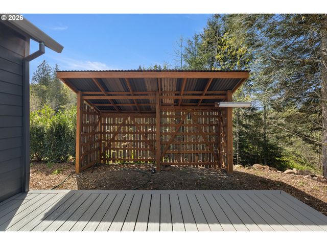 1527 N Louisiana Ave, Vernonia, OR 97064