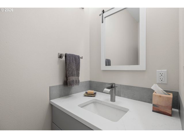 1527 N Louisiana Ave, Vernonia, OR 97064