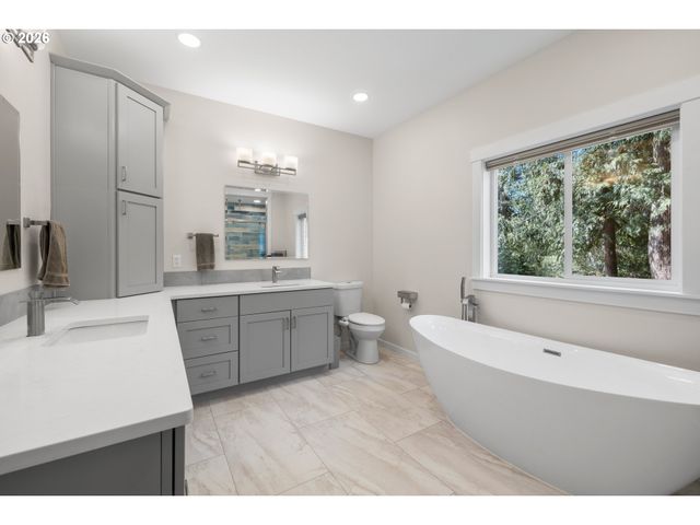 1527 N Louisiana Ave, Vernonia, OR 97064