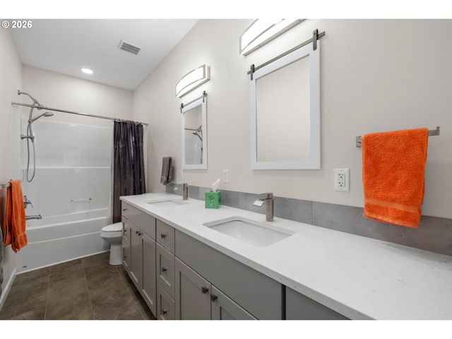 1527 N Louisiana Ave, Vernonia, OR 97064