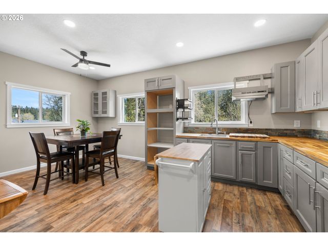 1527 N Louisiana Ave, Vernonia, OR 97064