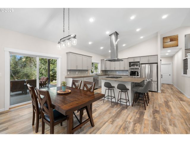 1527 N Louisiana Ave, Vernonia, OR 97064