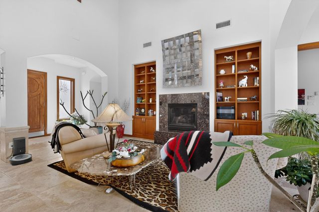 287 Bazan Loop NW, Corrales, NM 87048