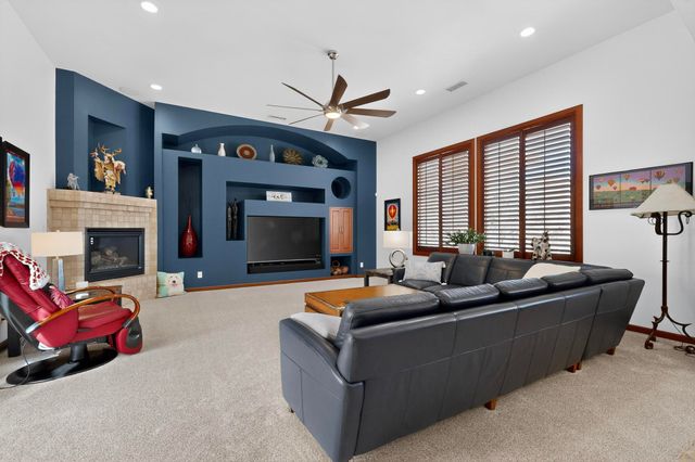 287 Bazan Loop NW, Corrales, NM 87048