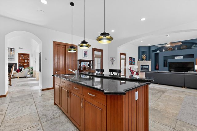 287 Bazan Loop NW, Corrales, NM 87048