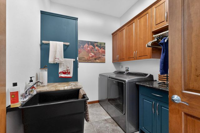 287 Bazan Loop NW, Corrales, NM 87048