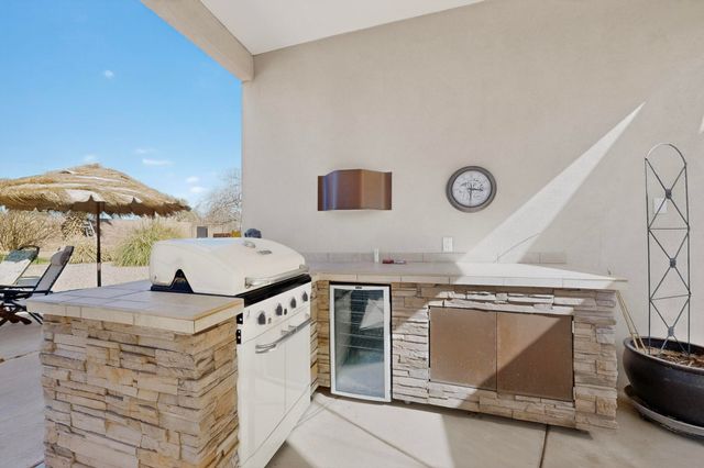 287 Bazan Loop NW, Corrales, NM 87048