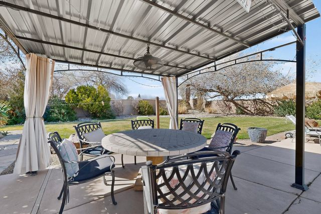 287 Bazan Loop NW, Corrales, NM 87048