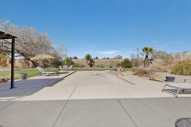 287 Bazan Loop NW, Corrales, NM 87048