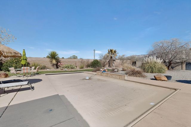 287 Bazan Loop NW, Corrales, NM 87048