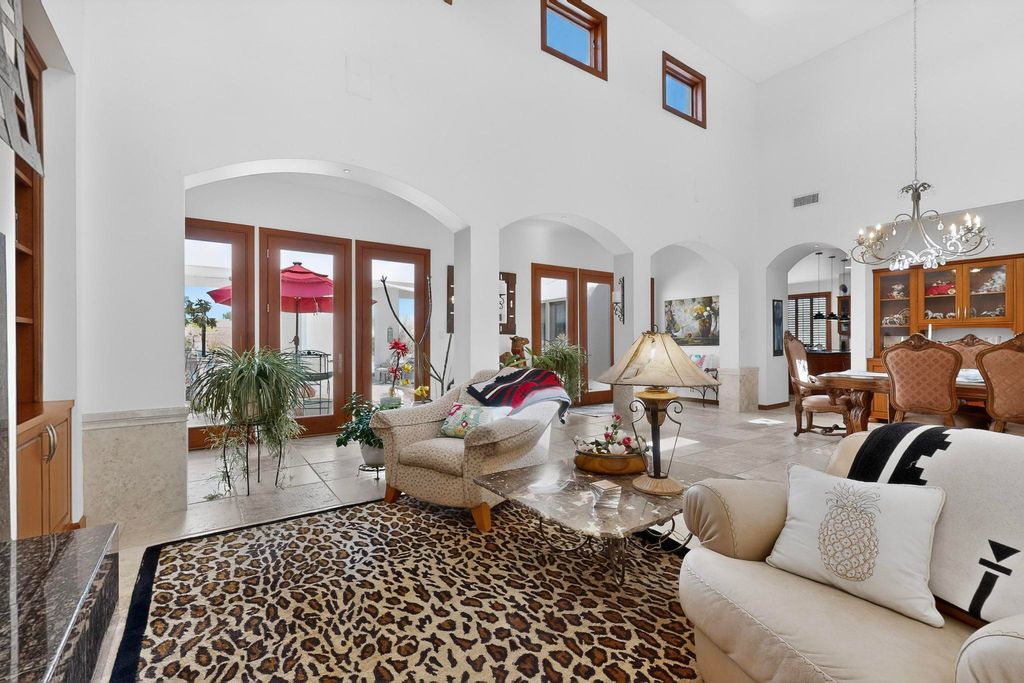 Image 13 of property listing at 287 Bazan Loop NW, Corrales, NM 87048