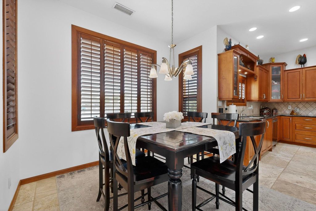 Image 25 of property listing at 287 Bazan Loop NW, Corrales, NM 87048