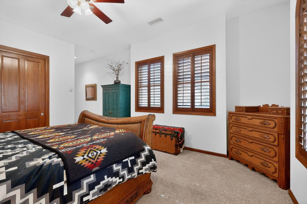 Image 37 of property listing at 287 Bazan Loop NW, Corrales, NM 87048