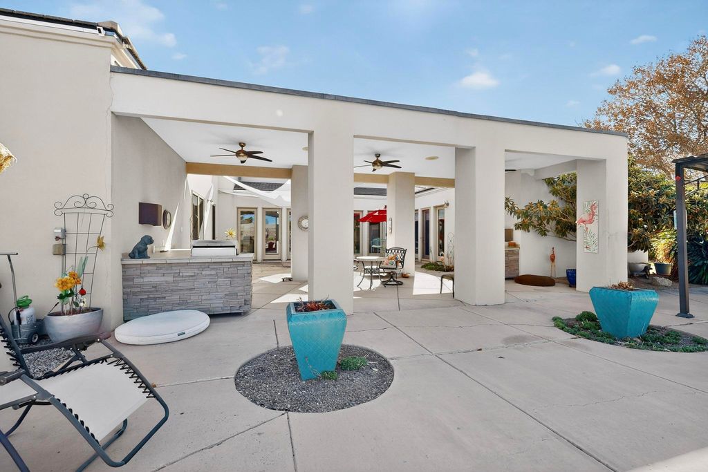 Image 48 of property listing at 287 Bazan Loop NW, Corrales, NM 87048