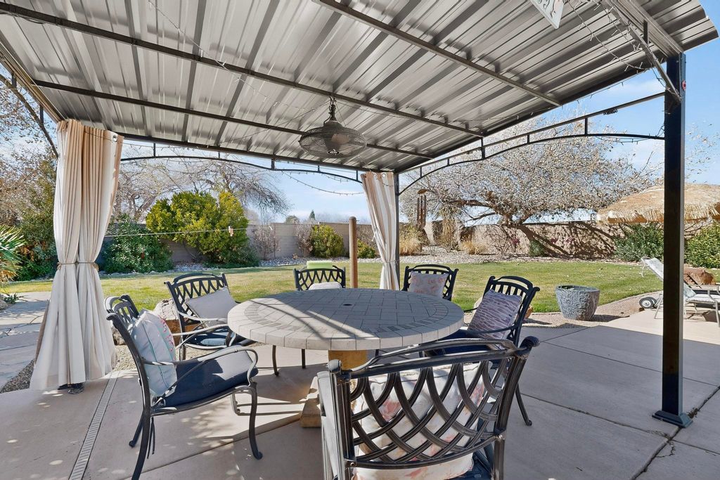 Image 51 of property listing at 287 Bazan Loop NW, Corrales, NM 87048