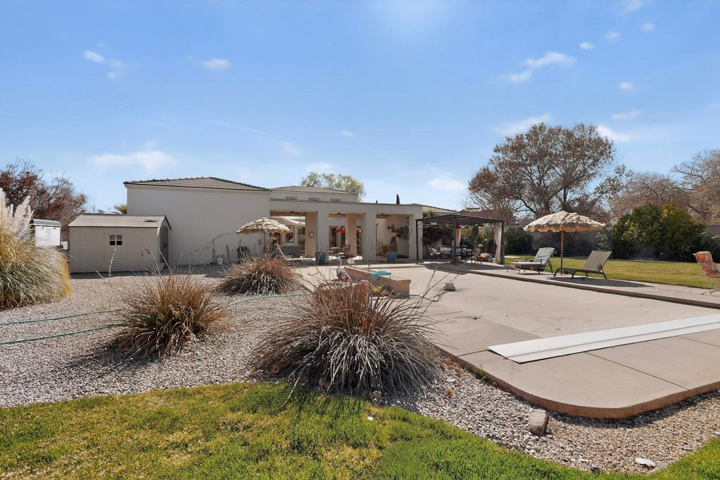 Image 54 of property listing at 287 Bazan Loop NW, Corrales, NM 87048