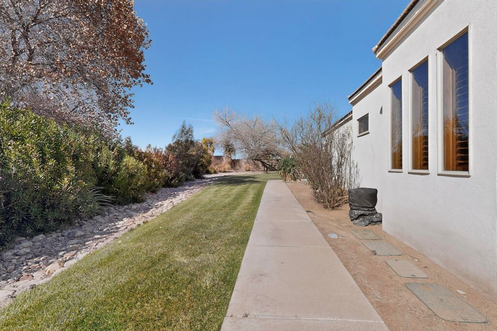 Image 57 of property listing at 287 Bazan Loop NW, Corrales, NM 87048