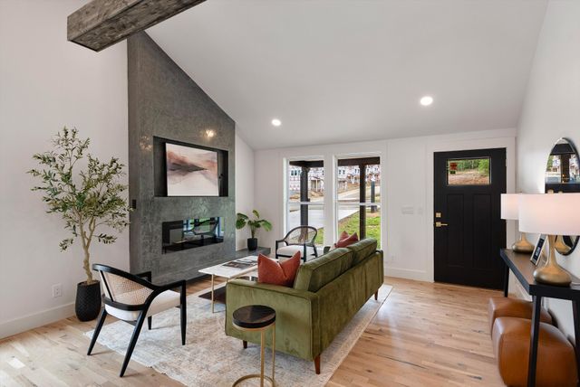 3036 Hillside Rd, Nashville, TN 37207