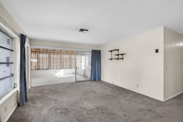 1421 14th Avenue N, Lake Worth Beach, FL 33460