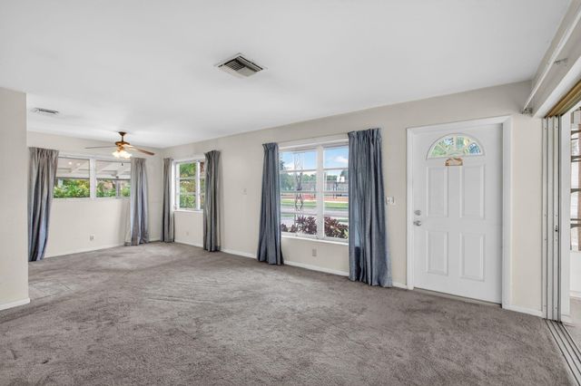 1421 14th Avenue N, Lake Worth Beach, FL 33460