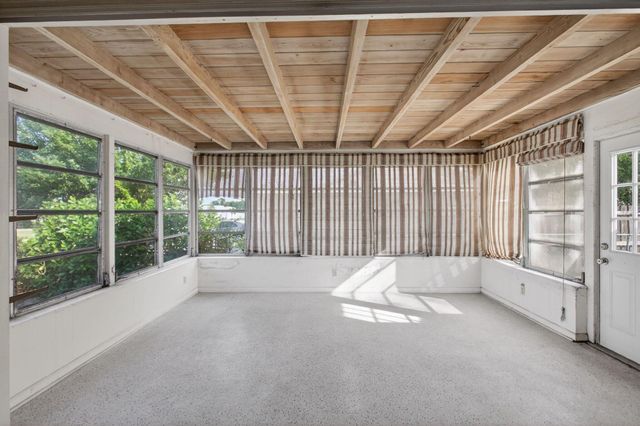 1421 14th Avenue N, Lake Worth Beach, FL 33460