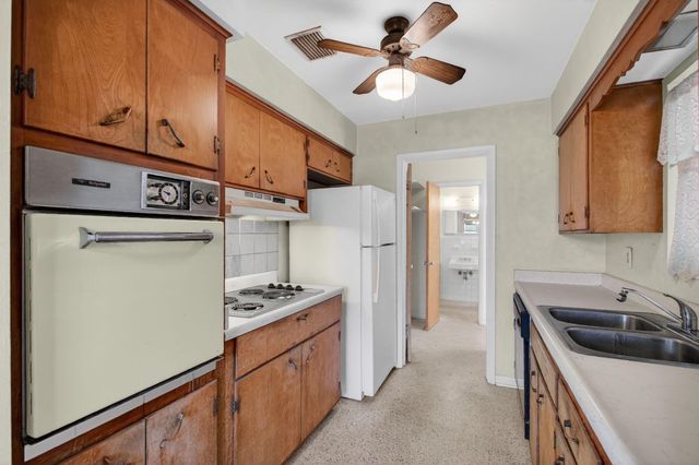 1421 14th Avenue N, Lake Worth Beach, FL 33460