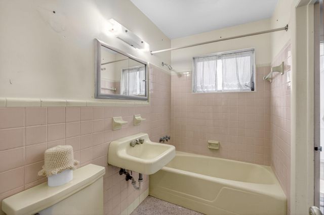 1421 14th Avenue N, Lake Worth Beach, FL 33460