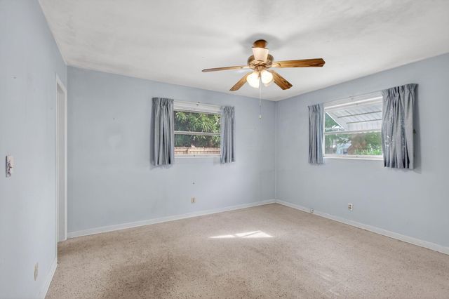 1421 14th Avenue N, Lake Worth Beach, FL 33460