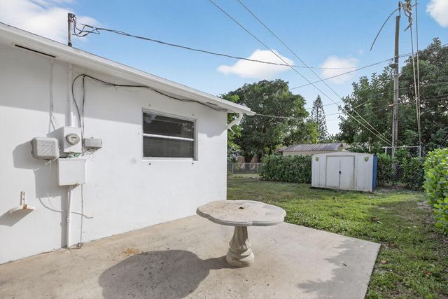 1421 14th Avenue N, Lake Worth Beach, FL 33460