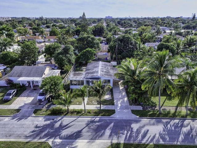 1421 14th Avenue N, Lake Worth Beach, FL 33460