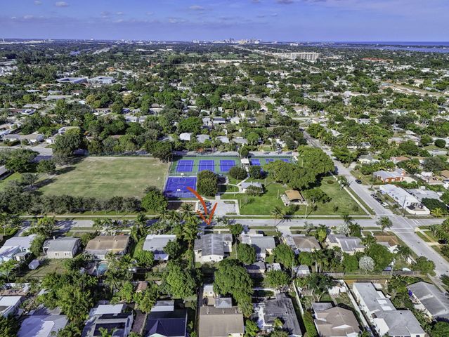 1421 14th Avenue N, Lake Worth Beach, FL 33460