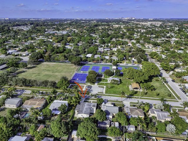 1421 14th Avenue N, Lake Worth Beach, FL 33460