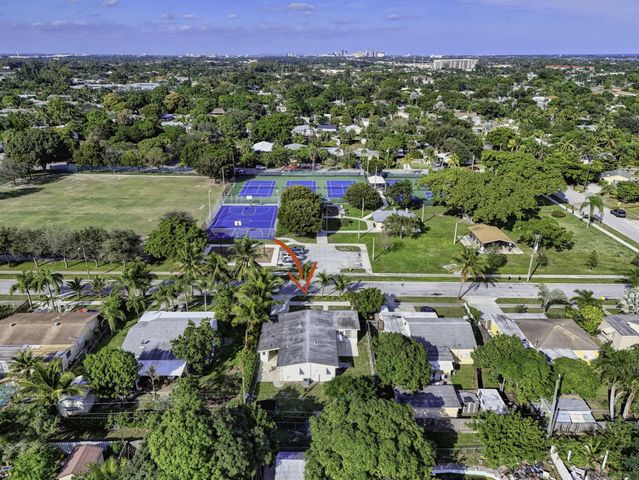 1421 14th Avenue N, Lake Worth Beach, FL 33460