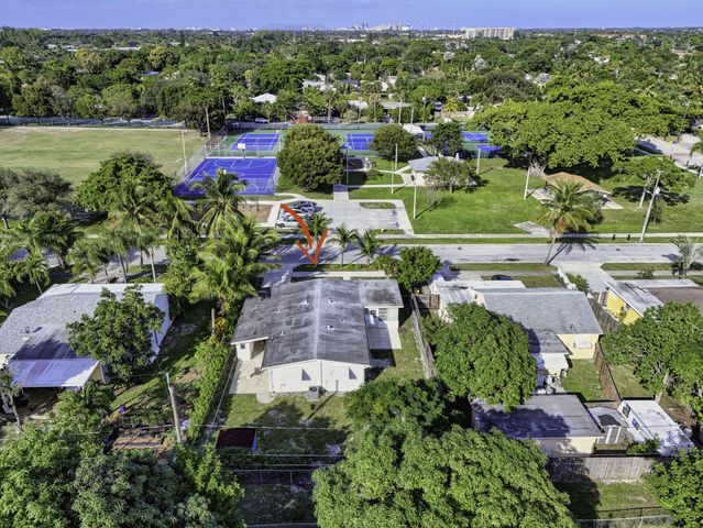 1421 14th Avenue N, Lake Worth Beach, FL 33460