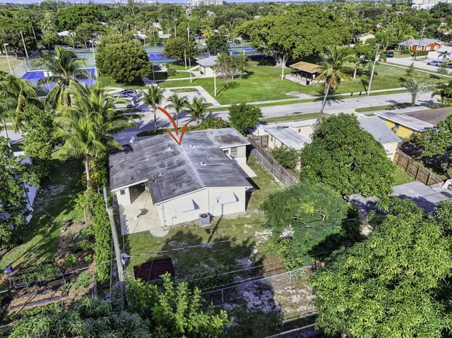 1421 14th Avenue N, Lake Worth Beach, FL 33460