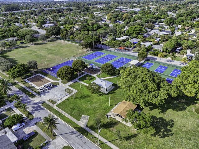 1421 14th Avenue N, Lake Worth Beach, FL 33460