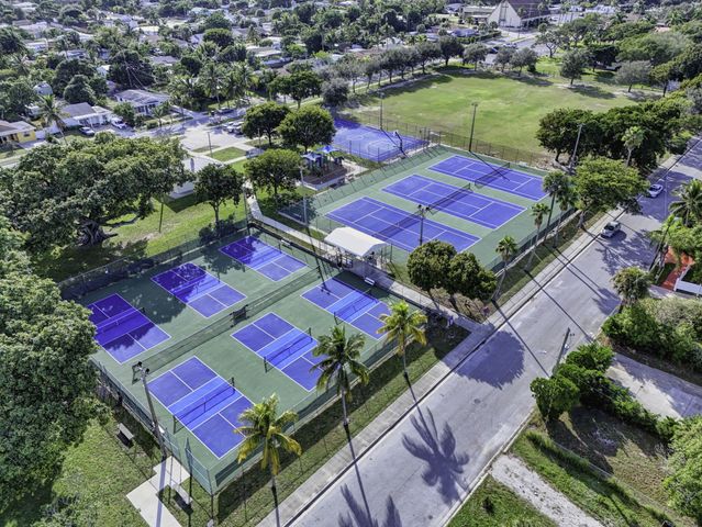 1421 14th Avenue N, Lake Worth Beach, FL 33460