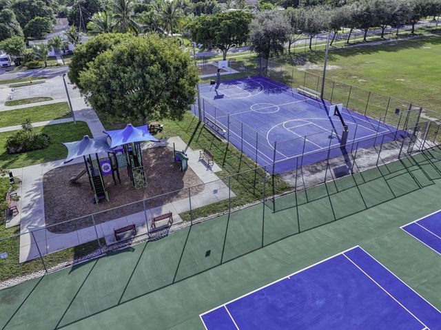 1421 14th Avenue N, Lake Worth Beach, FL 33460